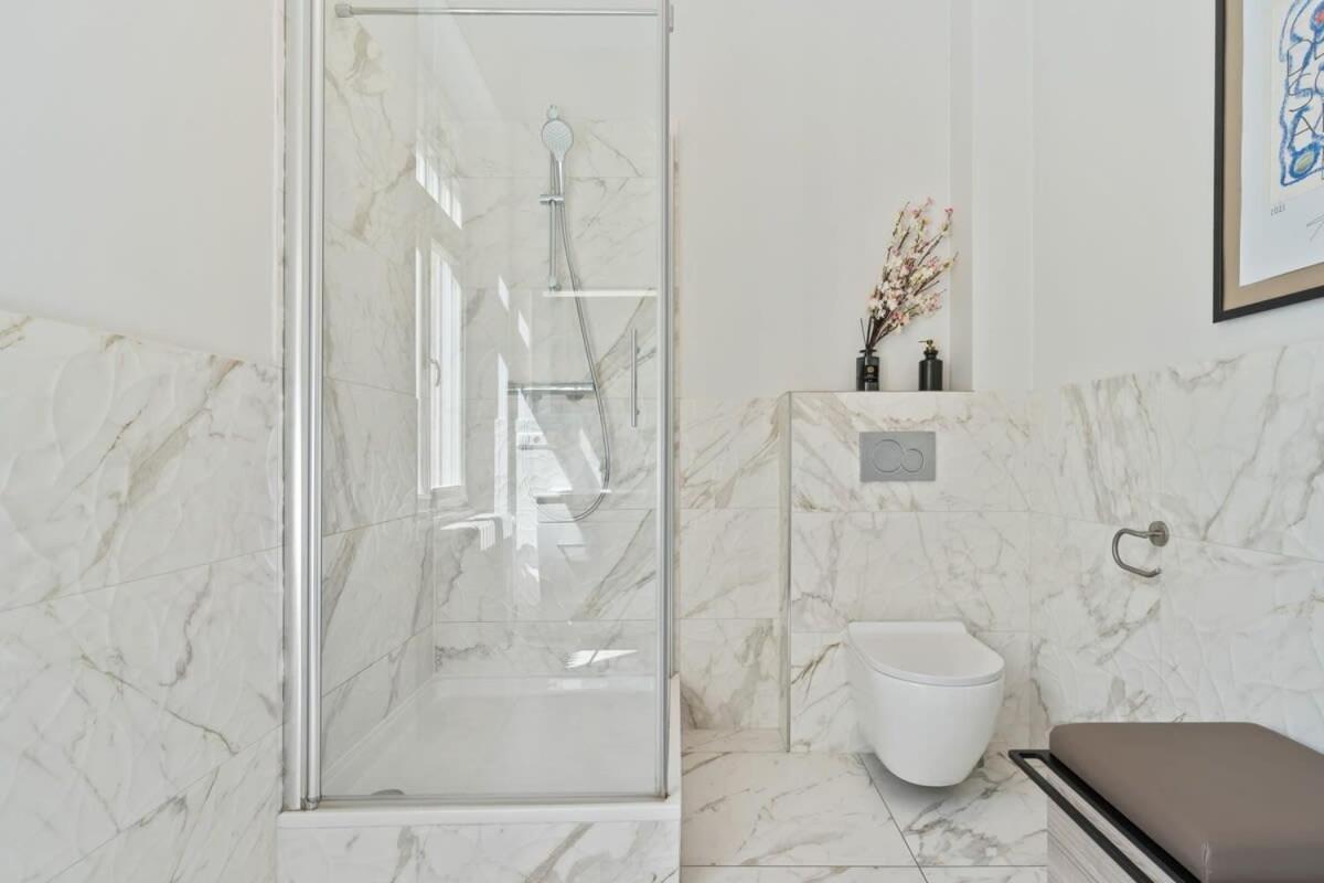 Room W Shared Bathroom&Kitchen In Luxury Villa Luxemburg Exteriör bild
